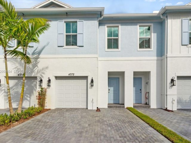  3 BR,  2.50 BTH &nbsp; style home in Lake Worth