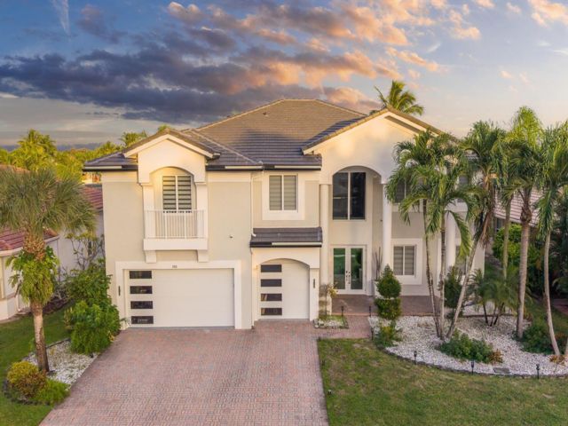  5 BR,  4.00 BTH &nbsp; style home in Wellington