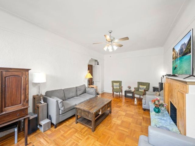  1 BR,  1.00 BTH &nbsp;Co-op style home in Bay Ridge