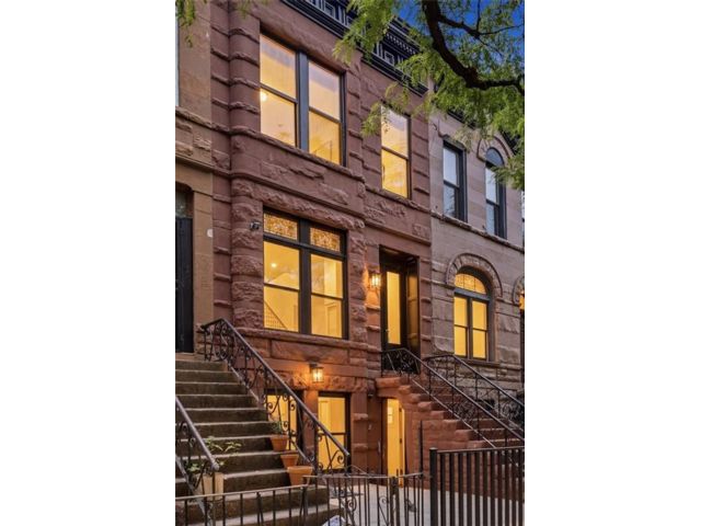  5 BR,  0.00 BTH &nbsp;Multi-family style home in Bedford Stuyvesant