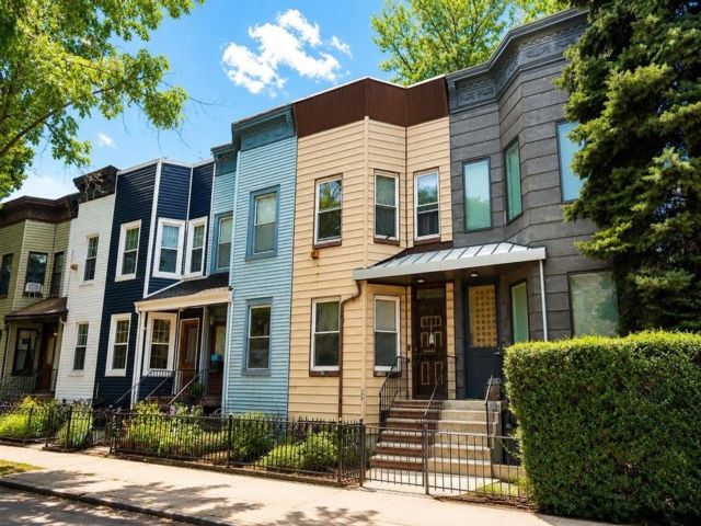  3 BR,  1.00 BTH &nbsp;Single family style home in Kensington