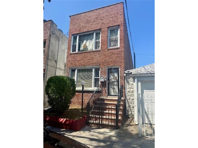 Studio,  0.00 BTH &nbsp;Multi-family style home in East Flatbush