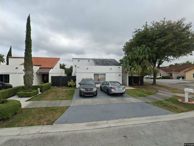  4 BR,  2.00 BTH &nbsp; style home in Miami
