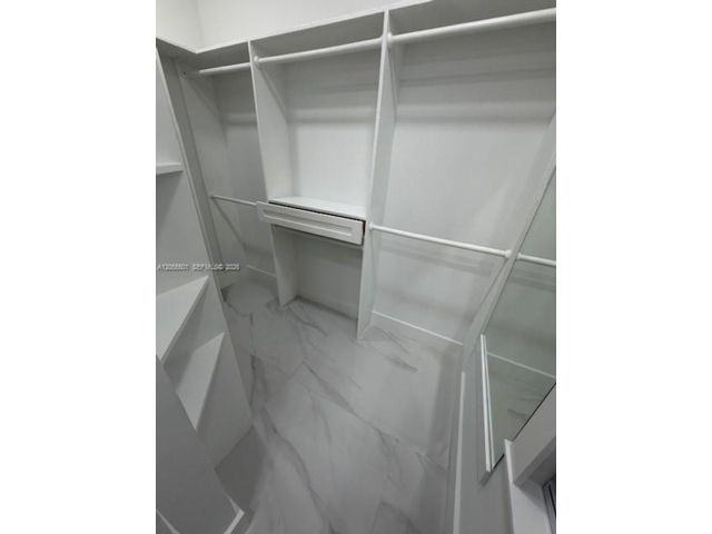 [PHOTO]