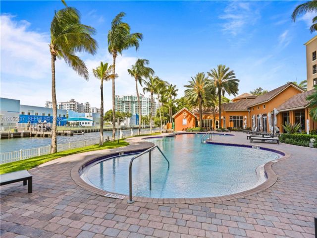  3 BR,  2.50 BTH &nbsp; style home in Aventura