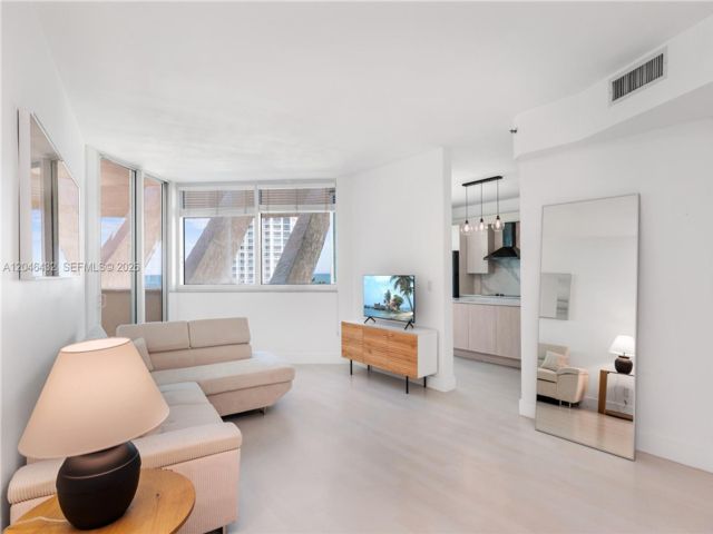  1 BR,  1.50 BTH &nbsp; style home in Miami Beach