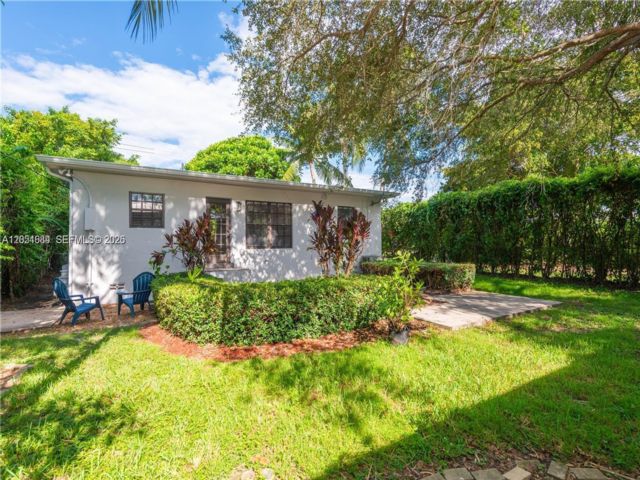 [PHOTO]