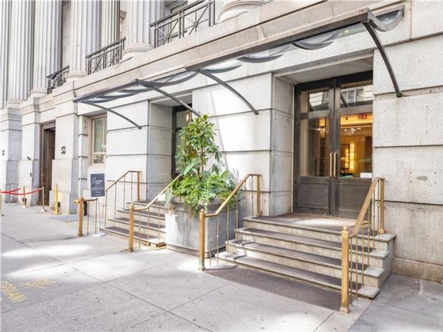  1 BR,  1.00 BTH &nbsp;Condominium style home in Financial District