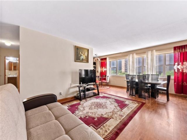  1 BR,  1.00 BTH &nbsp;Co-op style home in Coney Island