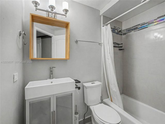[PHOTO]