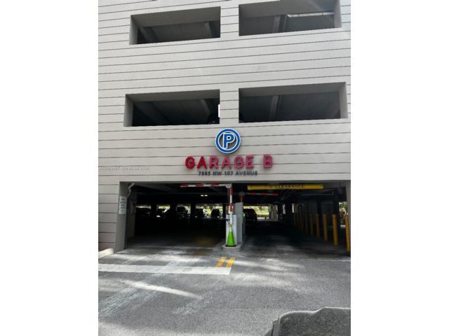 [PHOTO]