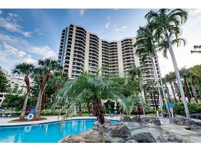  2 BR,  2.00 BTH &nbsp; style home in Aventura