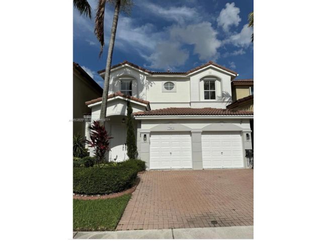  3 BR,  2.50 BTH &nbsp; style home in Medley