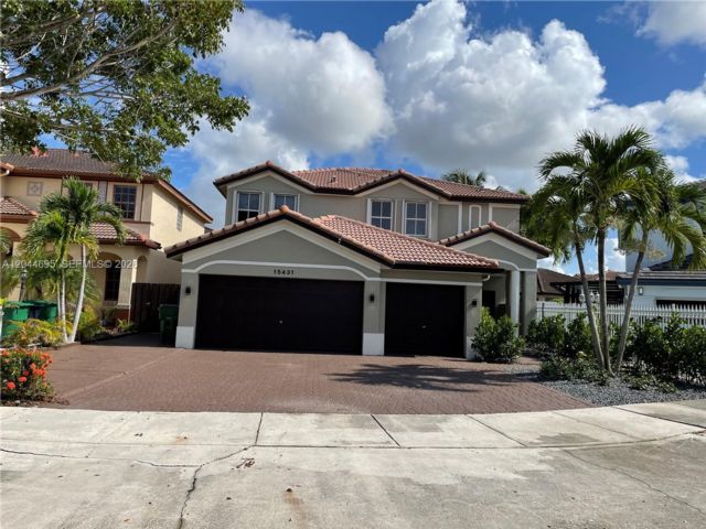  5 BR,  3.00 BTH &nbsp; style home in Miami