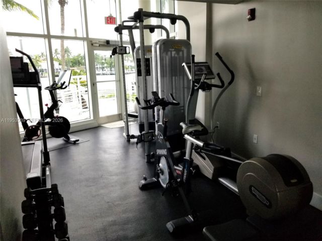 [PHOTO]