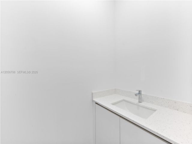 [PHOTO]