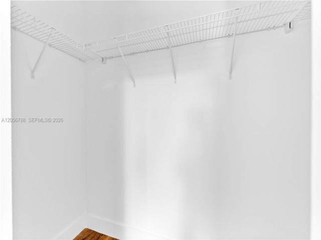 [PHOTO]
