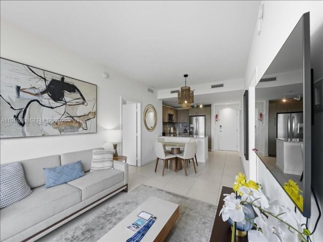  2 BR,  2.00 BTH &nbsp; style home in Medley