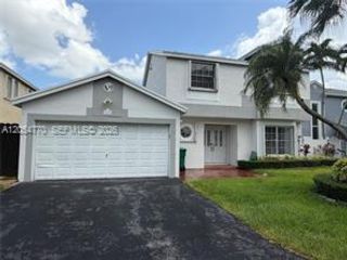  4 BR,  2.50 BTH &nbsp;Traditional style home in Crossings