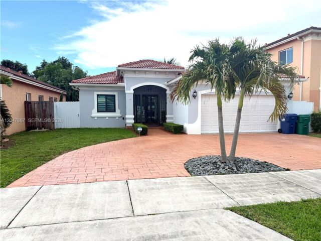  4 BR,  2.00 BTH &nbsp;Traditional style home in Miami