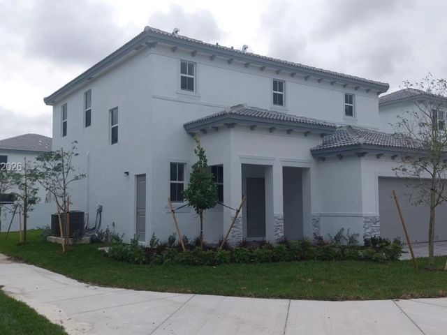  4 BR,  2.50 BTH &nbsp;Traditional style home in Miami