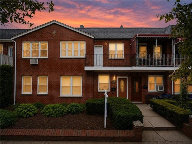  5 BR,  3.00 BTH &nbsp;Multi-family style home in Old Mill Basin