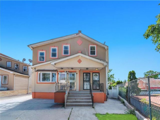  7 BR,  0.00 BTH &nbsp;Multi-family style home in Springfield Gardens