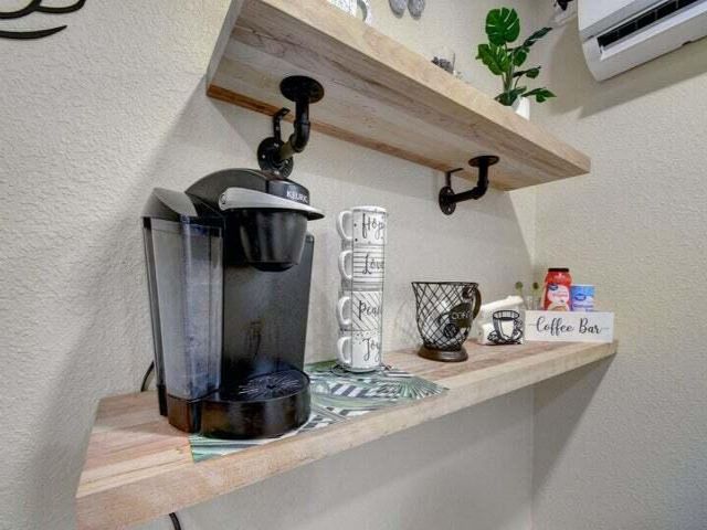 [PHOTO]