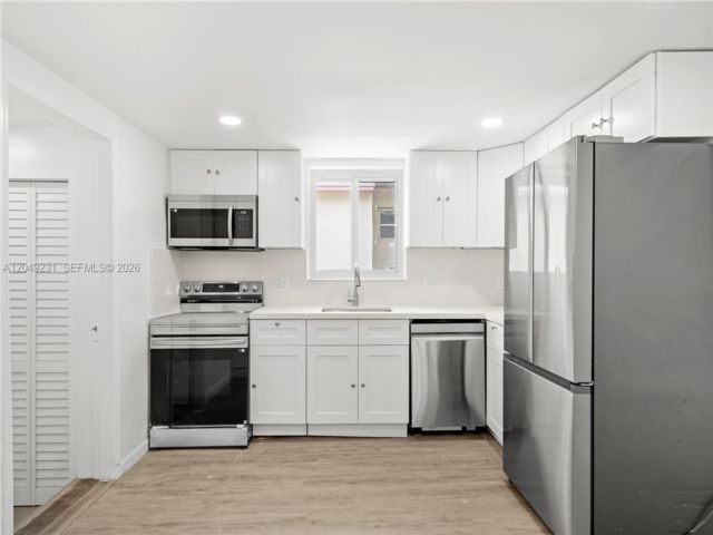  7 BR,  3.00 BTH &nbsp; style home in Miami
