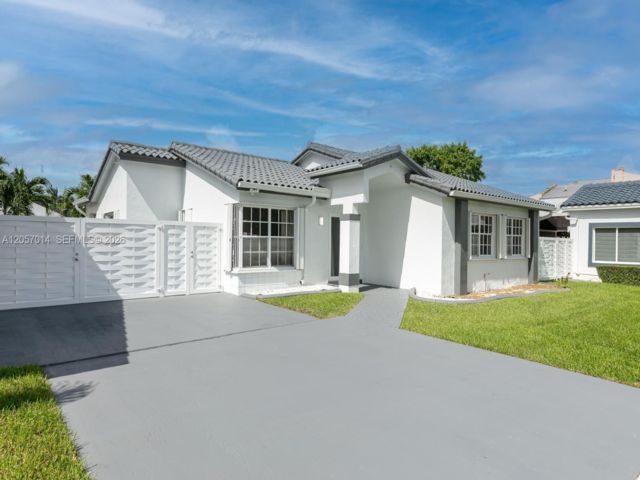  3 BR,  2.00 BTH &nbsp; style home in Miami