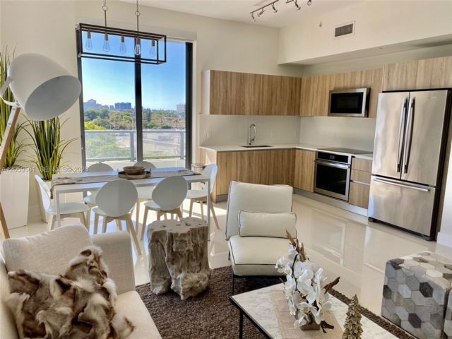  2 BR,  2.50 BTH &nbsp; style home in Aventura