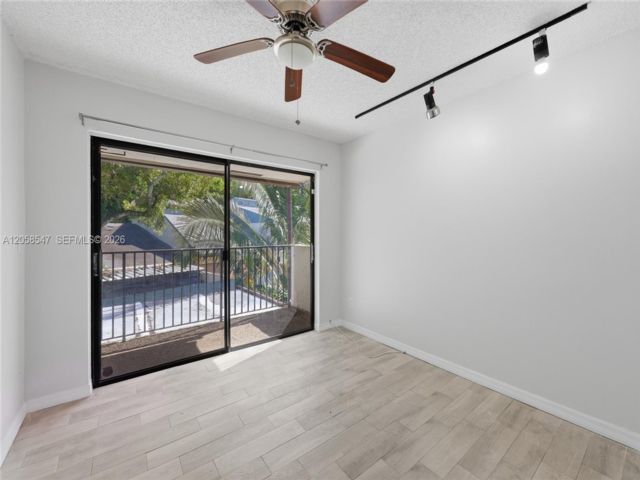 [PHOTO]