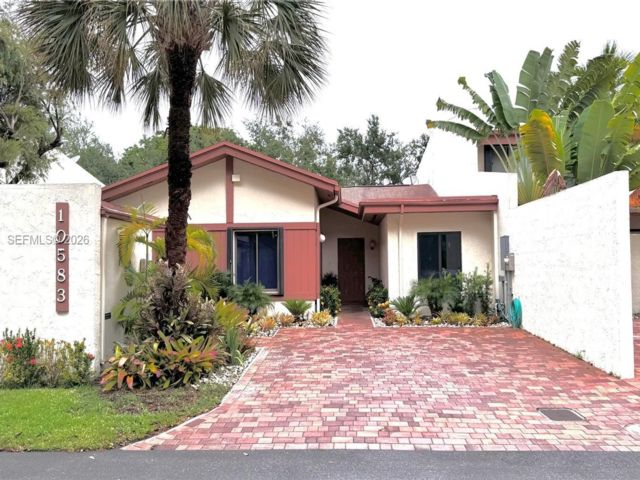 4 BR,  2.00 BTH &nbsp; style home in Miami