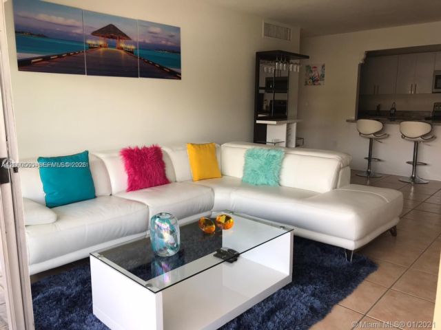  2 BR,  2.00 BTH &nbsp; style home in Medley