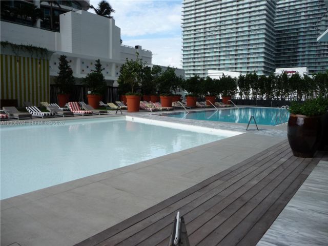 [PHOTO]