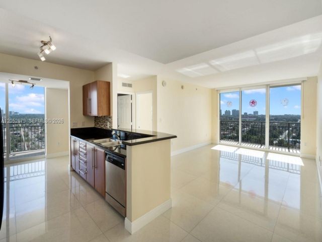  3 BR,  3.00 BTH &nbsp; style home in Miami