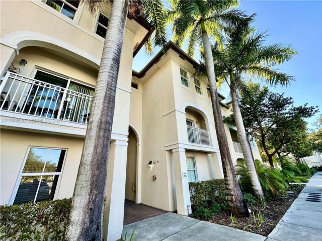  3 BR,  2.50 BTH &nbsp; style home in Medley