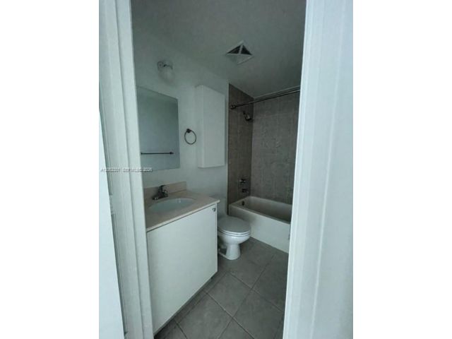 [PHOTO]