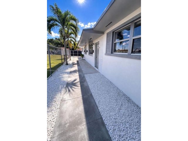  2 BR,  1.00 BTH &nbsp; style home in Miami