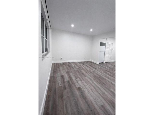 [PHOTO]