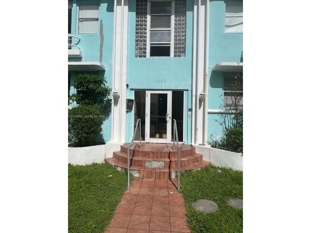  1 BR,  1.00 BTH &nbsp; style home in Carl Fisher