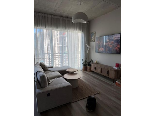 [PHOTO]