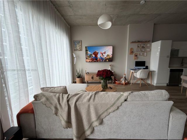 [PHOTO]