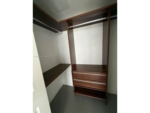[PHOTO]
