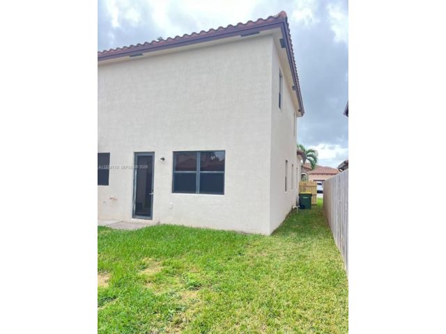  5 BR,  4.00 BTH &nbsp; style home in Homestead