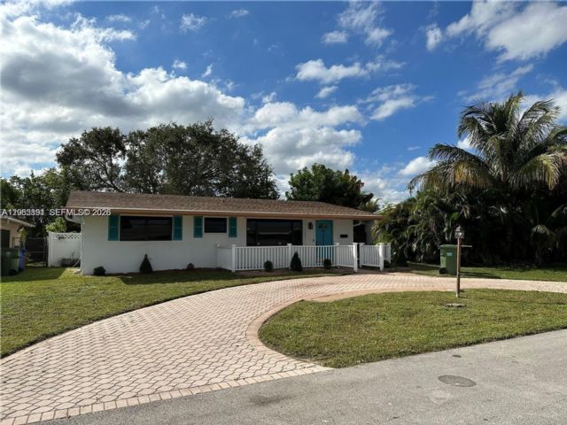  2 BR,  2.00 BTH &nbsp; style home in Cooper City