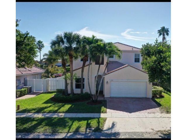  5 BR,  3.00 BTH &nbsp; style home in Hollywood