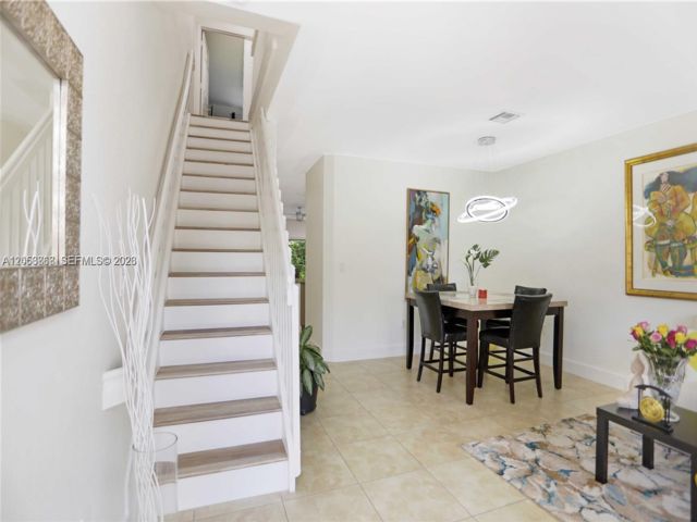 3 BR,  2.50 BTH &nbsp;Townhouse style home in Medley