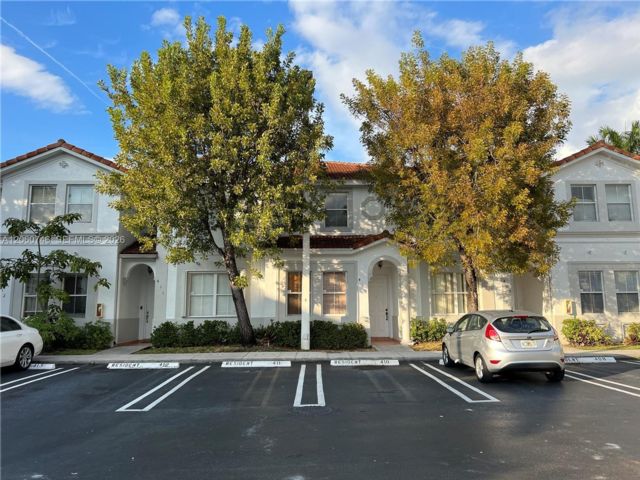  3 BR,  3.00 BTH &nbsp;Townhouse style home in Medley