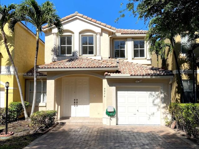  3 BR,  2.50 BTH &nbsp; style home in Medley